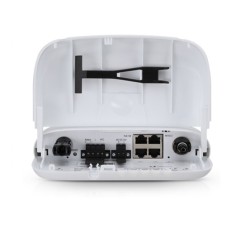 SWITCH CON 4 PUERTOS ETHERNET 